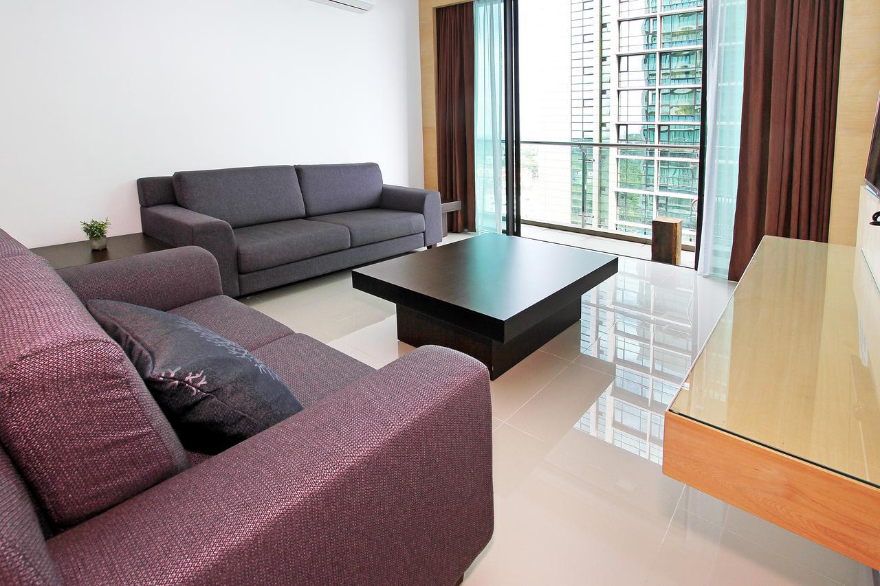 Bernard Holiday Home @ Imperial Suites Kuching Buitenkant foto