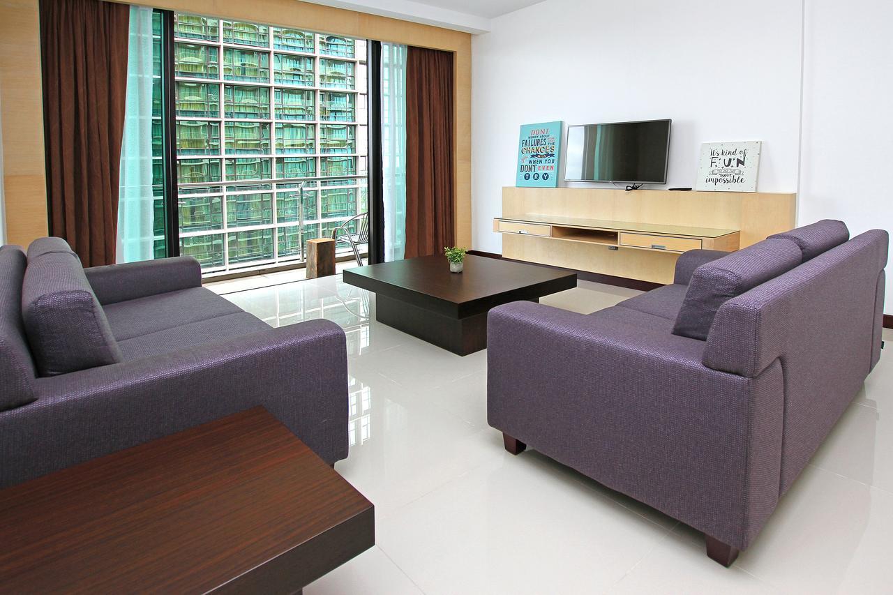 Bernard Holiday Home @ Imperial Suites Kuching Buitenkant foto