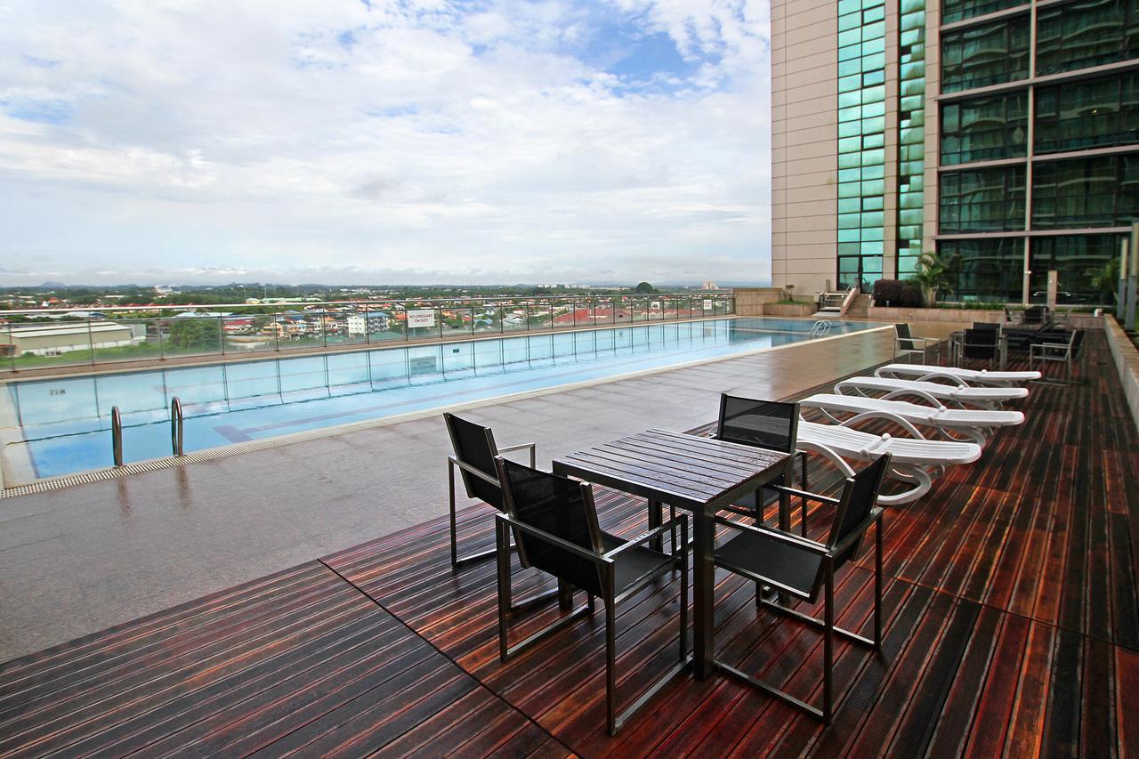 Bernard Holiday Home @ Imperial Suites Kuching Buitenkant foto