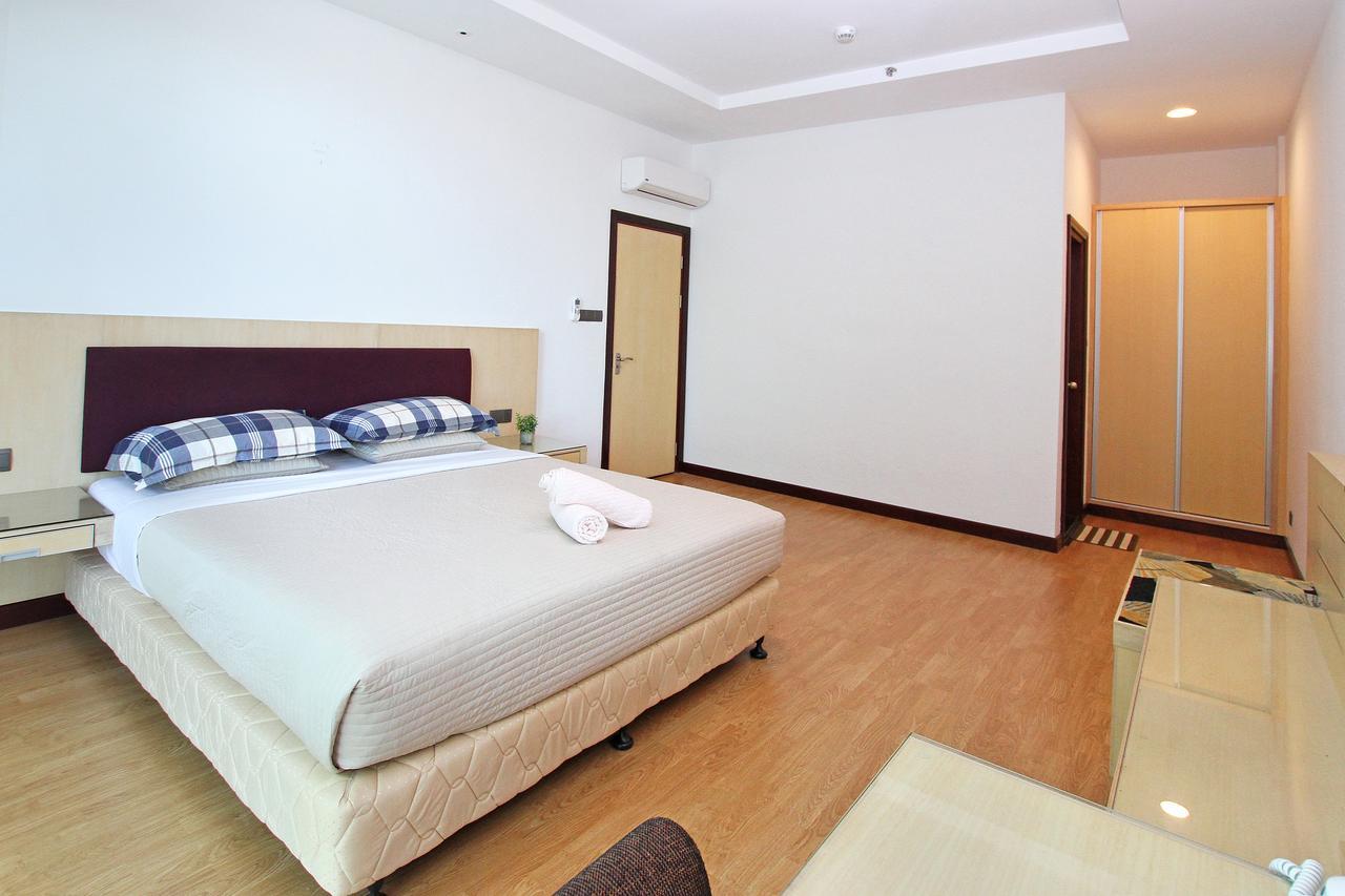 Bernard Holiday Home @ Imperial Suites Kuching Buitenkant foto
