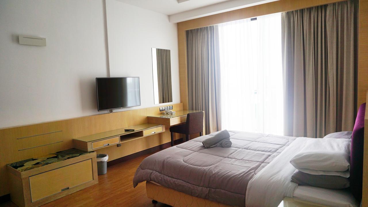 Bernard Holiday Home @ Imperial Suites Kuching Buitenkant foto